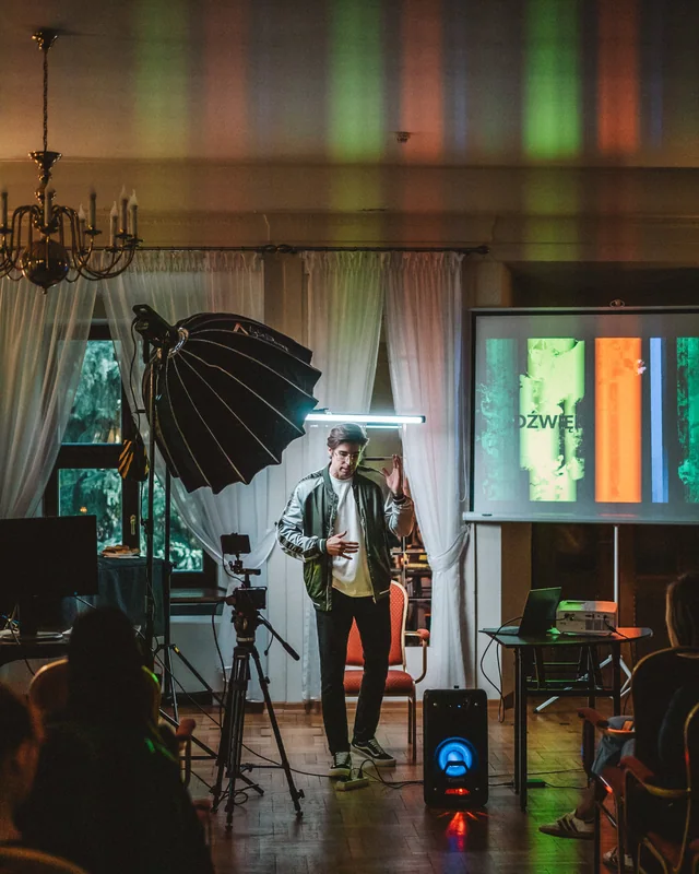 Praca z kamerą na planie filmowym