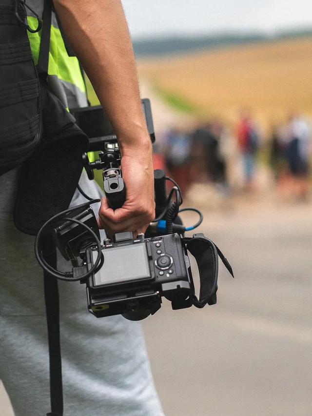 Praca z kamerą na planie filmowym