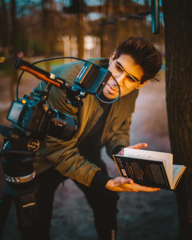 Praca z kamerą na planie filmowym