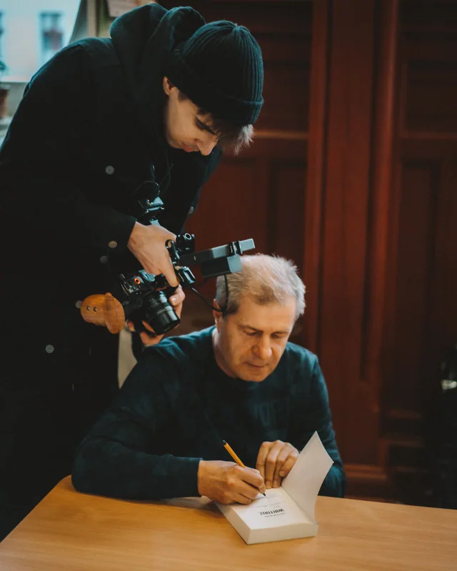Praca z kamerą na planie filmowym