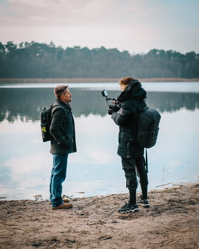 Praca z kamerą na planie filmowym